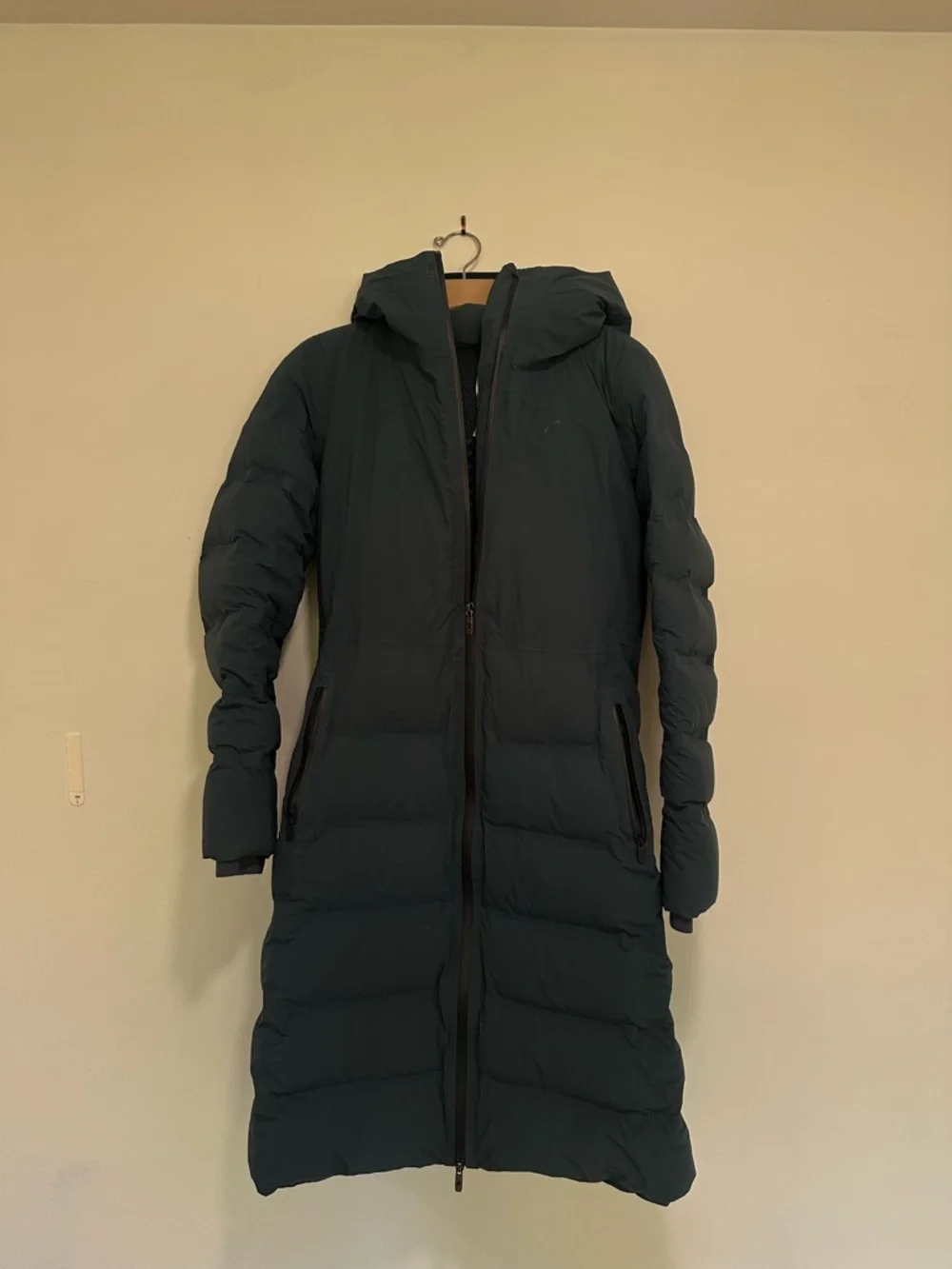 lululemon Sleet Street Long Hooded Puffer Jacket in Blue Slate - Picture 3 of 8